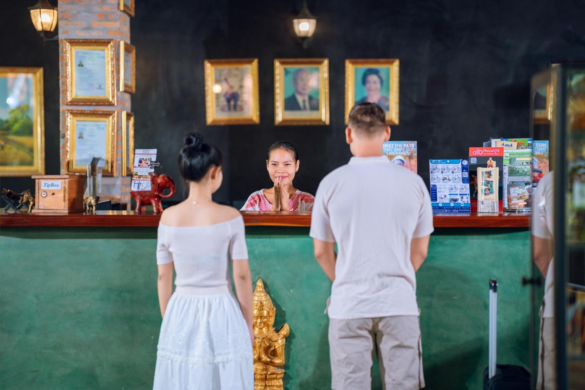 Authentic Khmer Village Resort Сиемрип Экстерьер фото